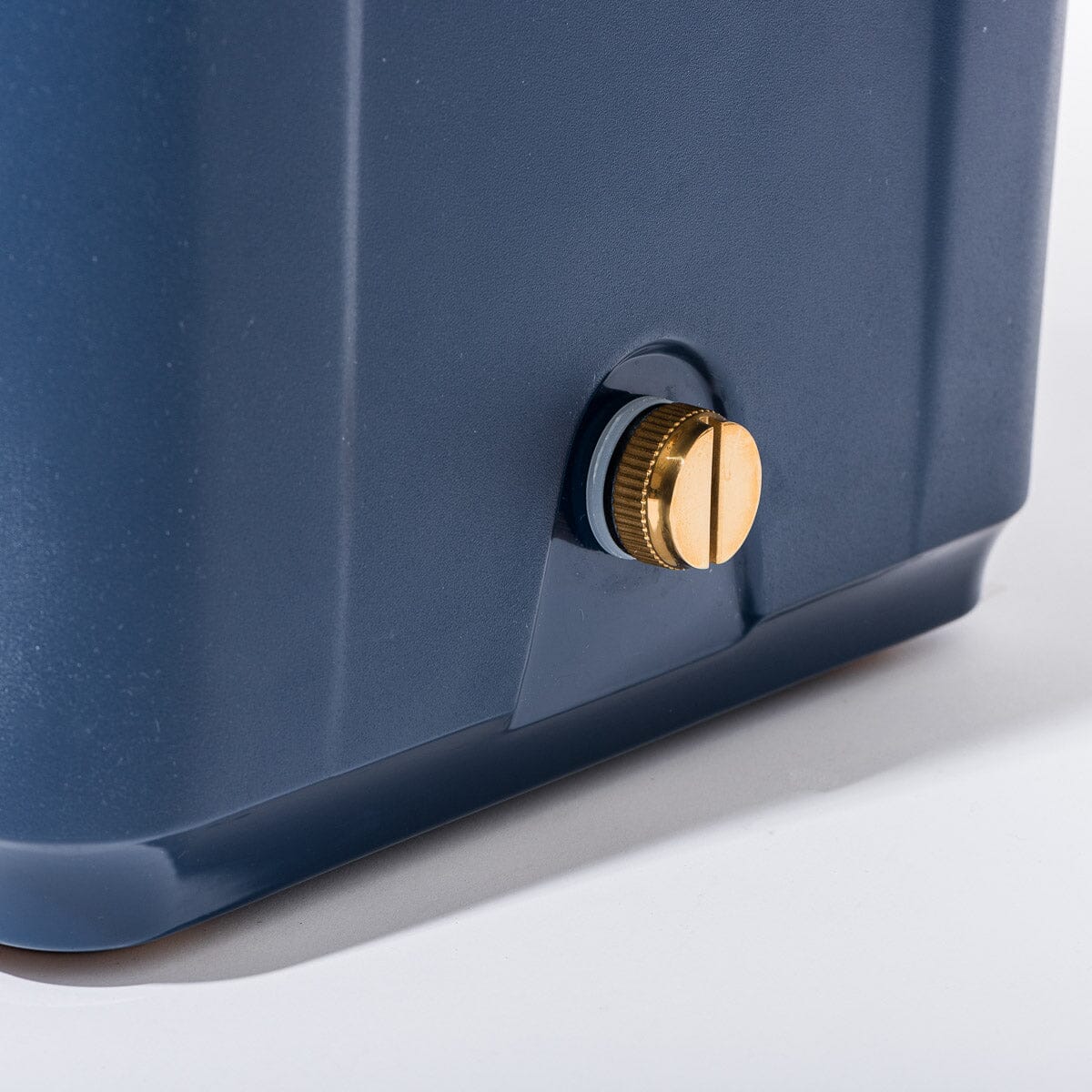 The Hemingway Cooler - Boathouse Navy - 33 Liters - Image 5