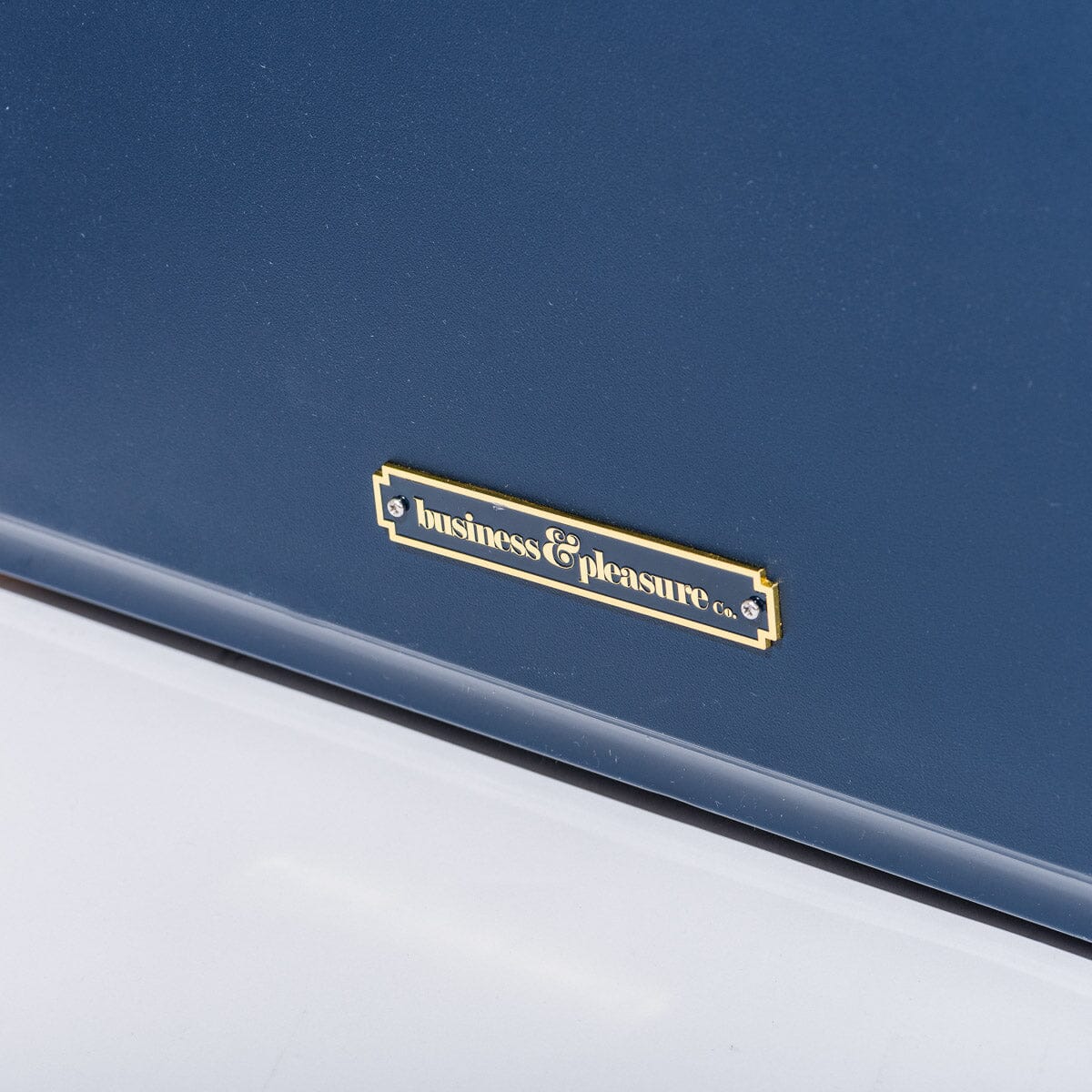 The Hemingway Cooler - Boathouse Navy - 33 Liters - Image 7