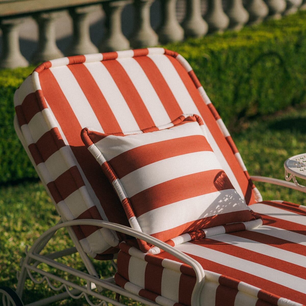 The Al Fresco Sun Lounger in Crew Le Sirenuse Stripe | Antique White Frame - Image 4