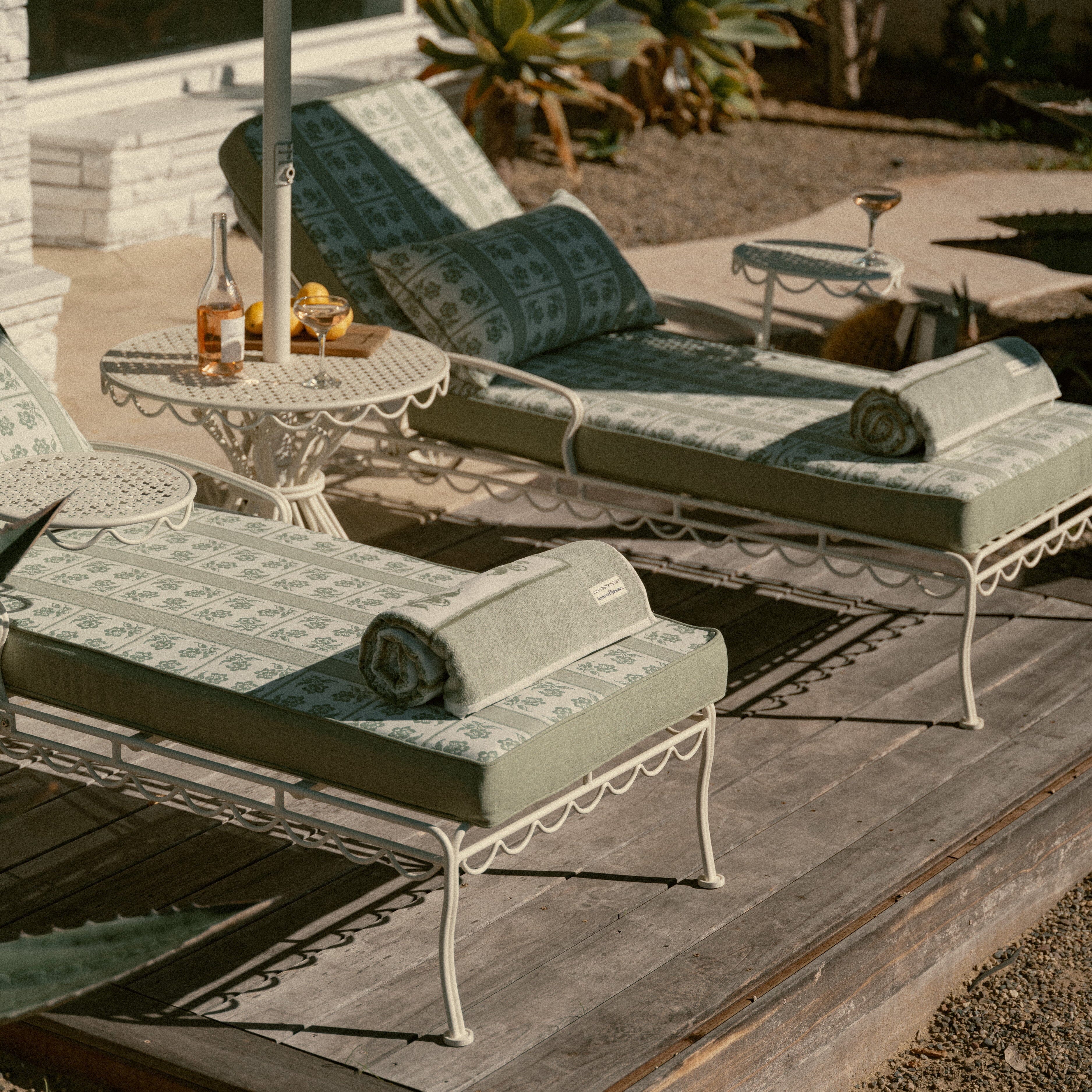 The Al Fresco Sun Lounger x Julia Berolzheimer in Jacquard Green | Antique White Frame - Image 2