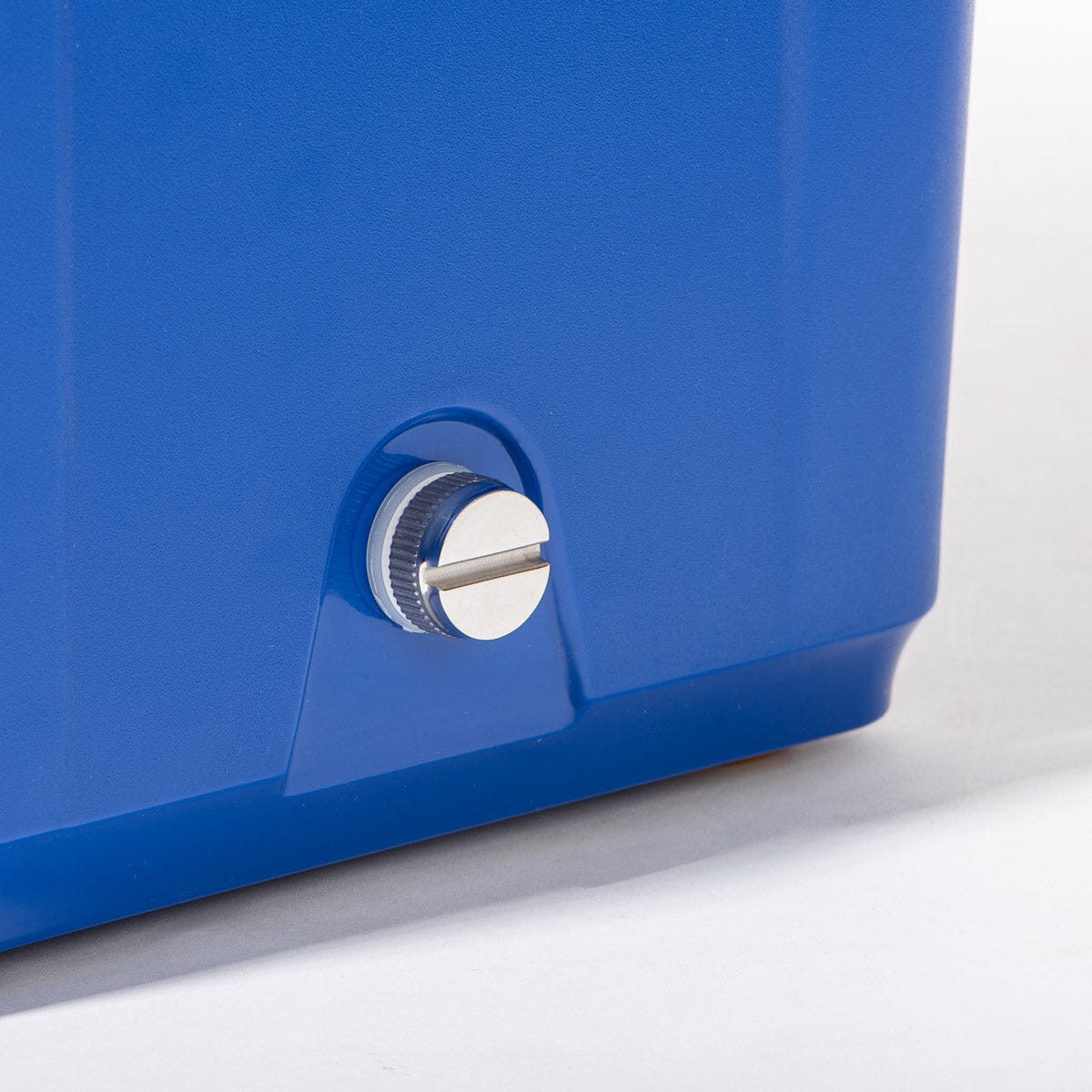 The Hemingway Cooler - Mediterranean Blue - 35 Quarts - Image 6