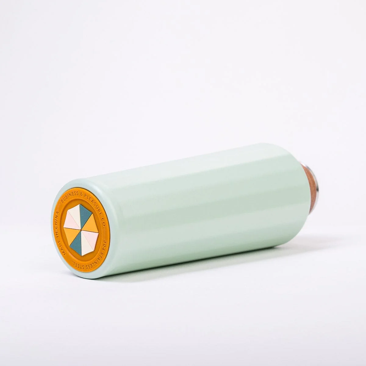 The Hemingway Drinkware - Flask - Sage Green - 25 Oz / 750 ML - Image 4