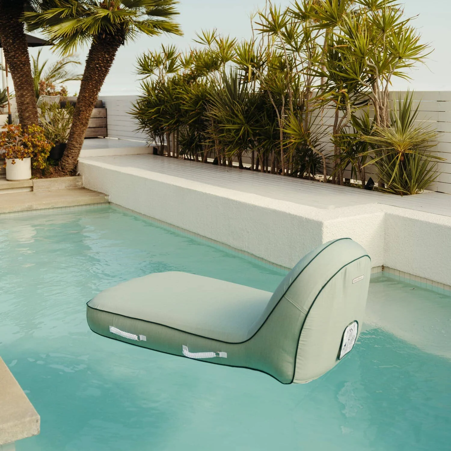 The Pool Lounger - Rivie Green - Image 5