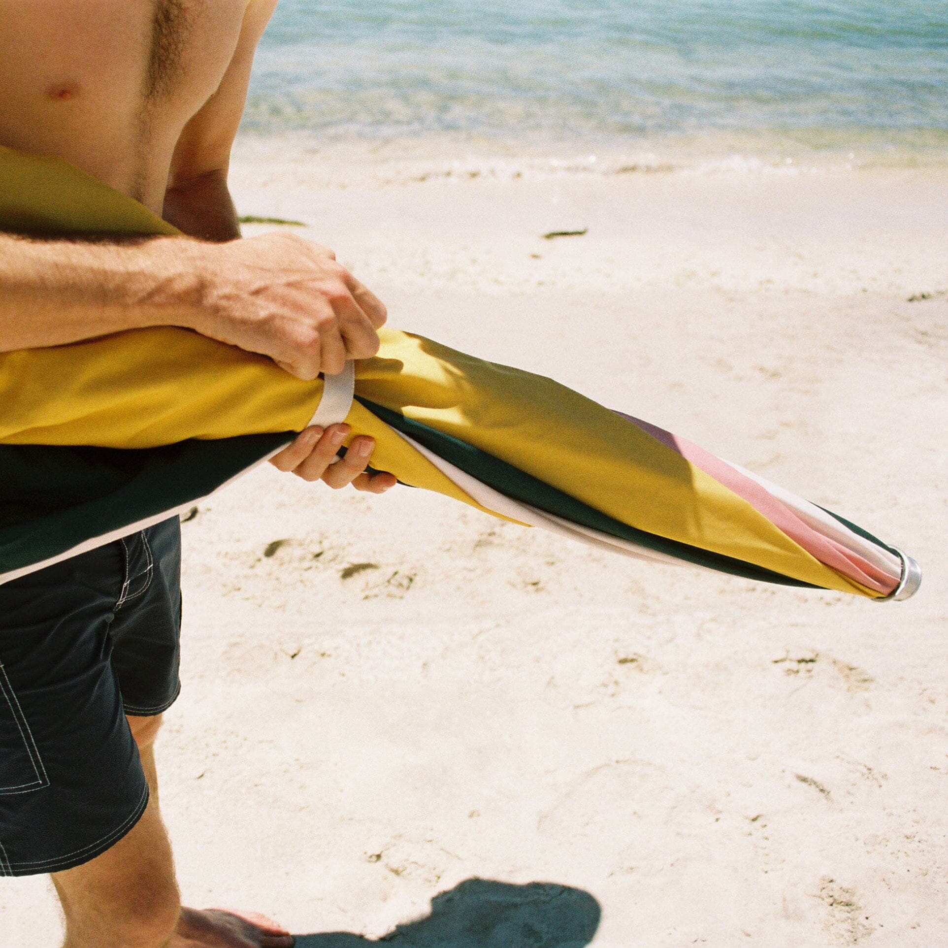 The Premium Beach Umbrella - 70's Cinque - Image 11