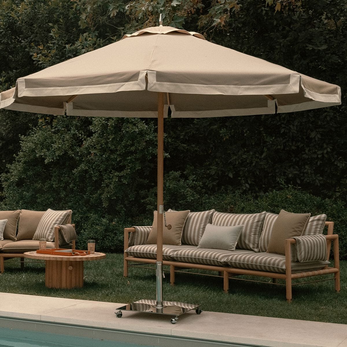 The Resort Market Umbrella x Jenni Kayne & Grove - Image 14