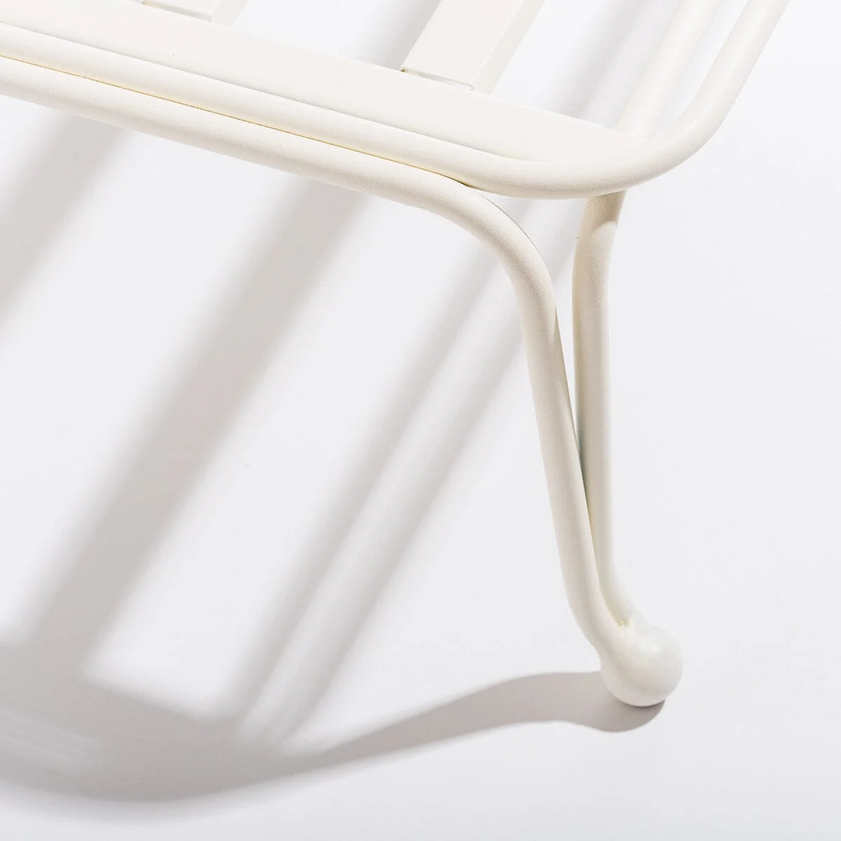 The Waterhouse Sun Lounger - Frame - Antique White - Image 4