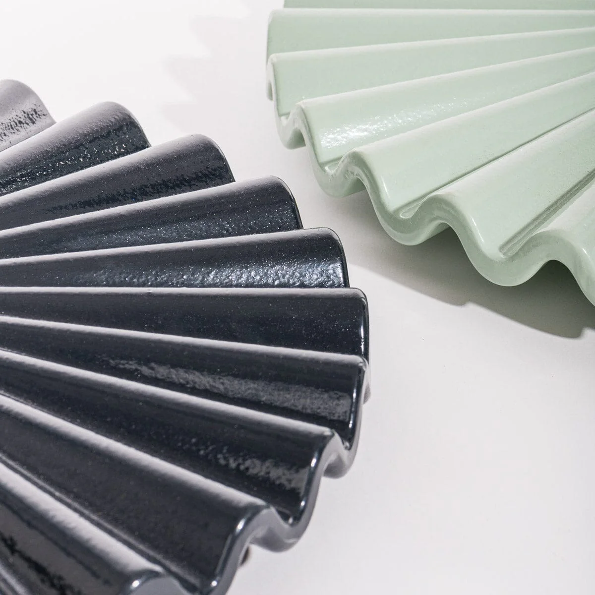 The XL Clamshell Base - 41 kgs - Sage Green - Image 3